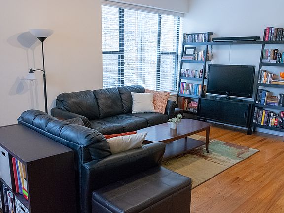 4th image of 4744 N Washtenaw Ave APT 1