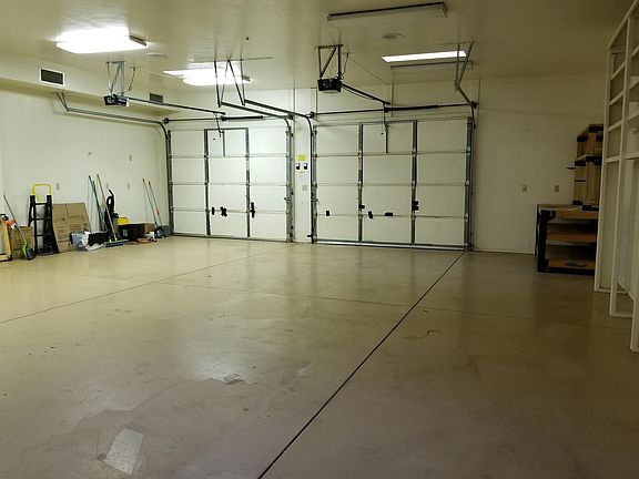 Hobbyist Dream Garage!!