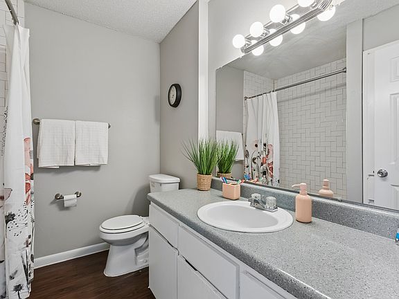 4th image of 4305 Duval St #129