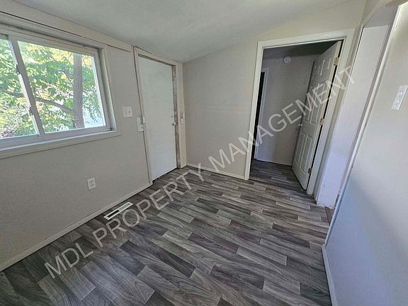 5th image of 3911 Webber St
