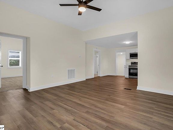 3rd image of 113 Hammett St