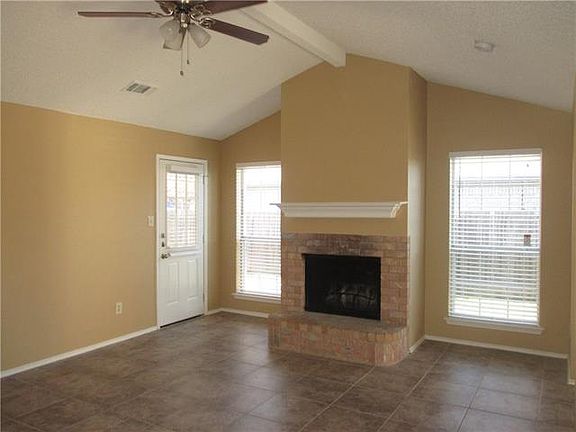 2nd image of 1912 Willow Park Dr