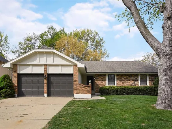 6606 Rosehill Rd, Shawnee, KS 66216