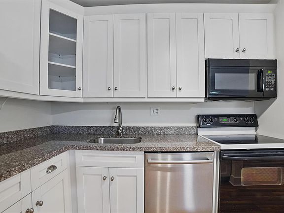 5th image of 7114 Ashmont Circle #104