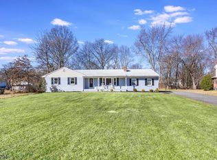 49 Addie Ln, Whippany, NJ 07981