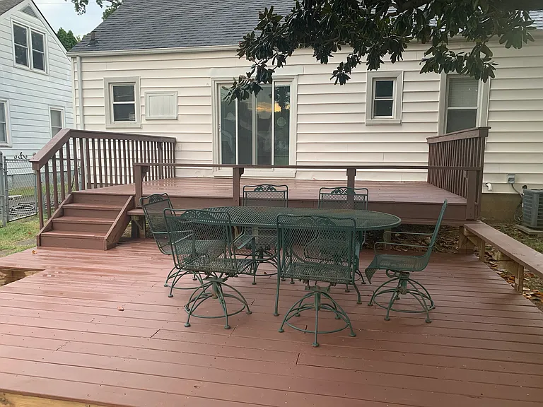 2590 E Burnett Ave — Photo 21