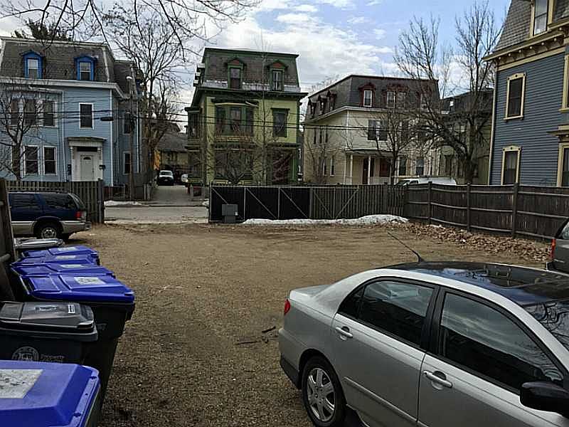 2nd image of 17 Wood St