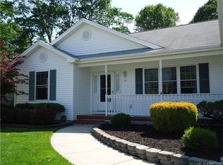 10 Sandy Ct, Little Egg Harbor, NJ 08087