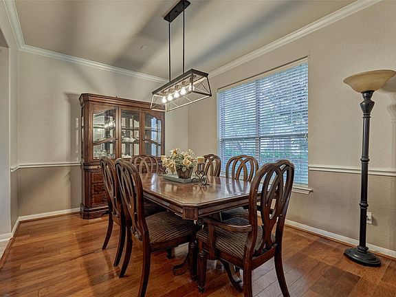 5th image of 23 Weeping Spruce Pl