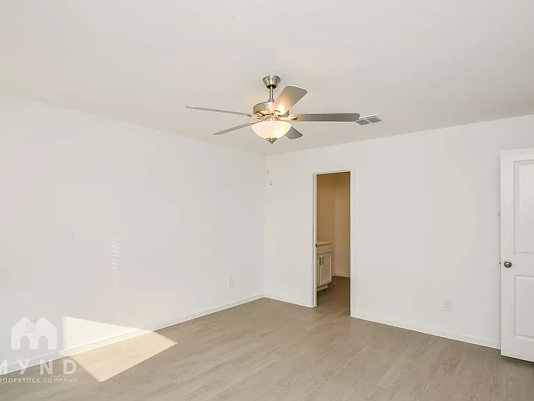 2716 Mistwood Dr — Photo 21