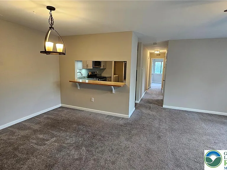 1016 Dogwood Ct — Photo 3