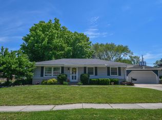 W149N8378 Norman Dr, Menomonee Falls, WI 53051