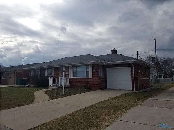 2nd image of 19 Santus Dr
