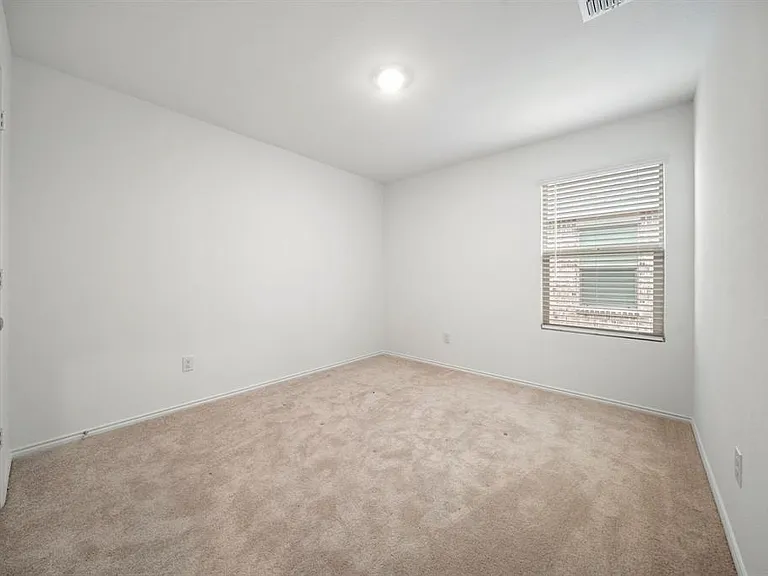 3037 Ashbrook Ln — Photo 17