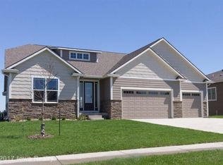 5331 163rd St, Urbandale, IA 50323
