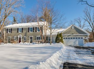 478 E Westleigh Rd, Lake Forest, IL 60045