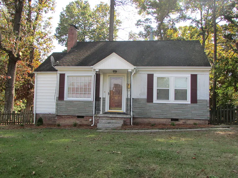 310 E Parkwood St — Photo 1