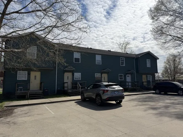 500 S Washington St APT D, Carbondale, IL 62901