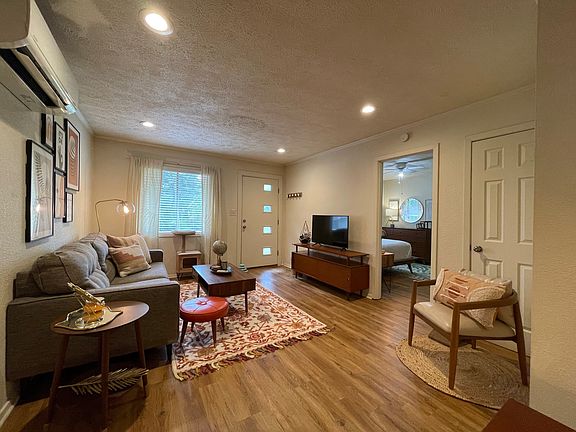 2nd image of 1261 Melwood Pl