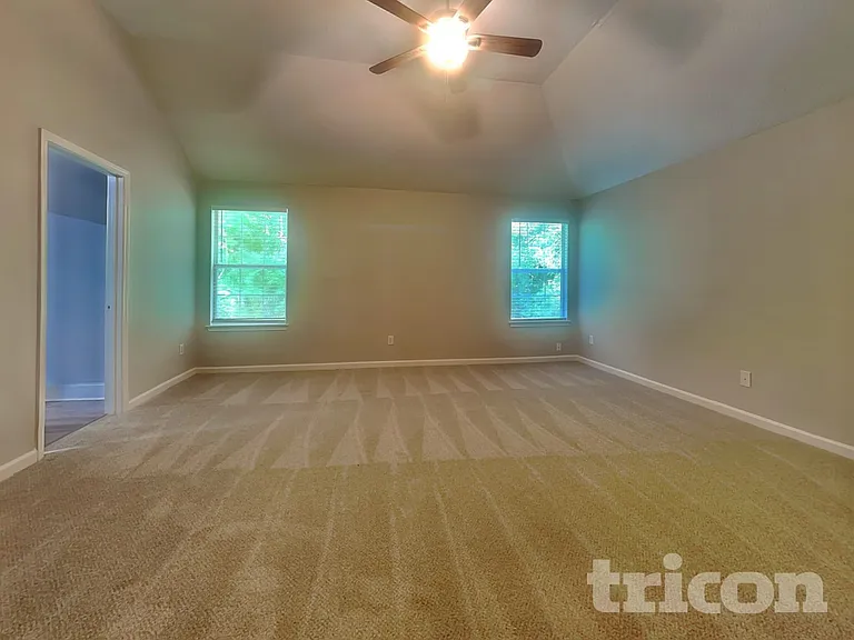 222 Southwind Ln — Photo 8
