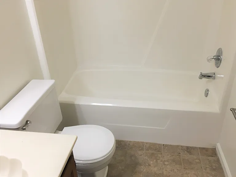 414 Sedgewick Ct — Photo 11