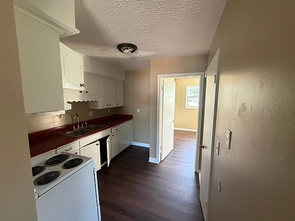 4th image of 1849 E Dodge St APT A