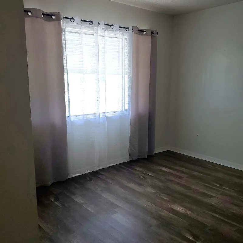2 bed, 1.5 bath, 960 sqft, $1,400 — Photo 2