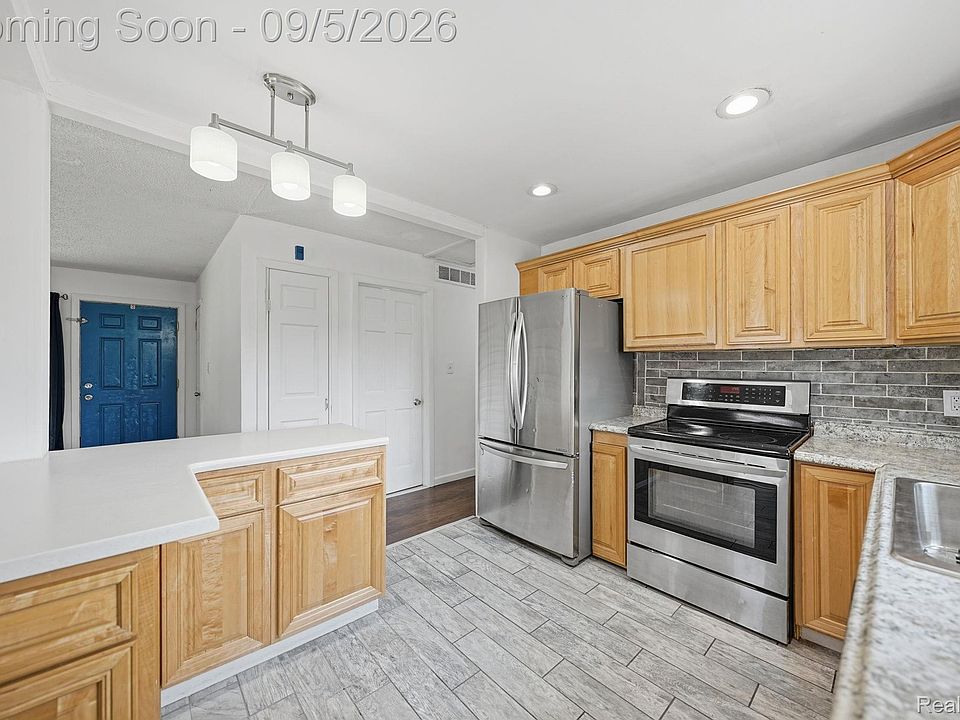 1700 Ackley Ave, photo 9