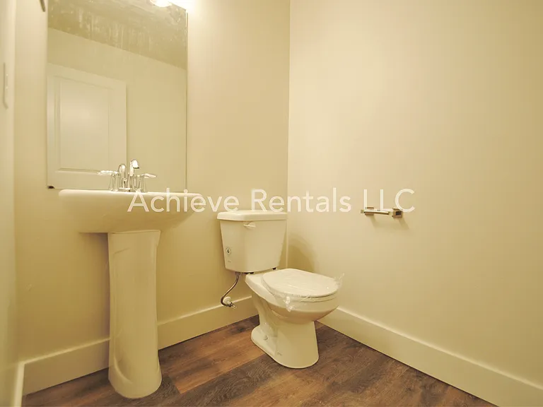 2038 N 380 E — Photo 6