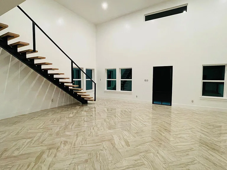 31 Heathrow Ln — Photo 9