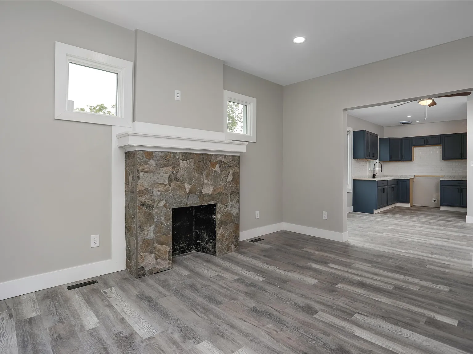 5122 West Chicago - 4 — Photo 2