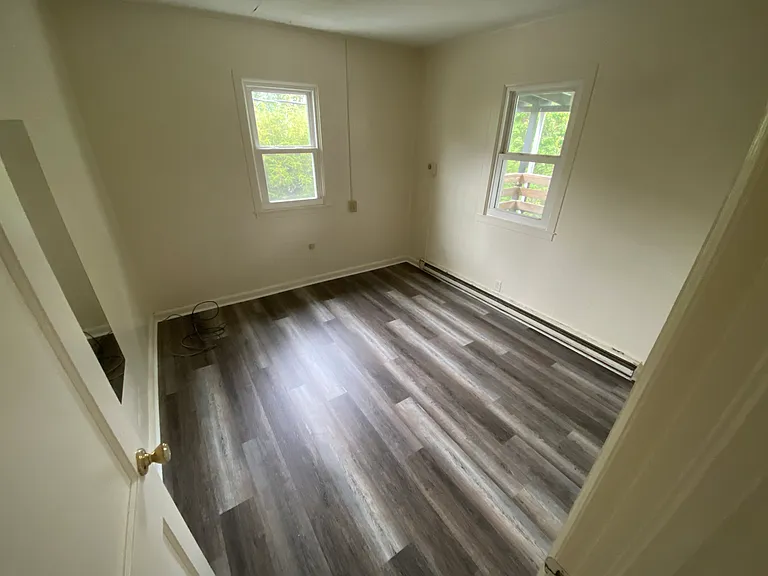 204 Clay St SW — Photo 2