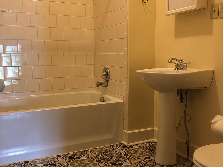 425 E High St #3 — Photo 3
