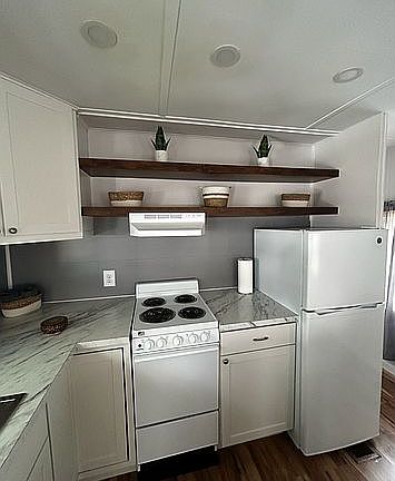 4th image of 7400 46th Ave N Lot 124