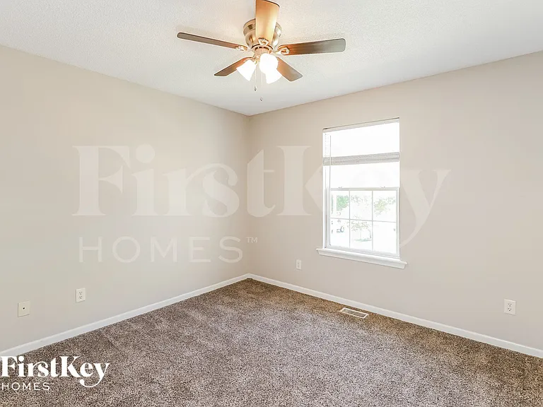 11623 N Windsor Ave — Photo 12