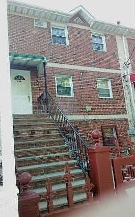 1st image of 454 Midwood St