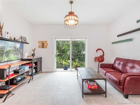 3rd image of 758 NE 90th St Unit 512