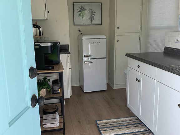 2nd image of 4622 Santa Monica Ave #1/2