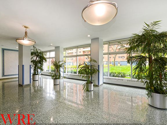 5th image of 2928 W 5th St APT 10S