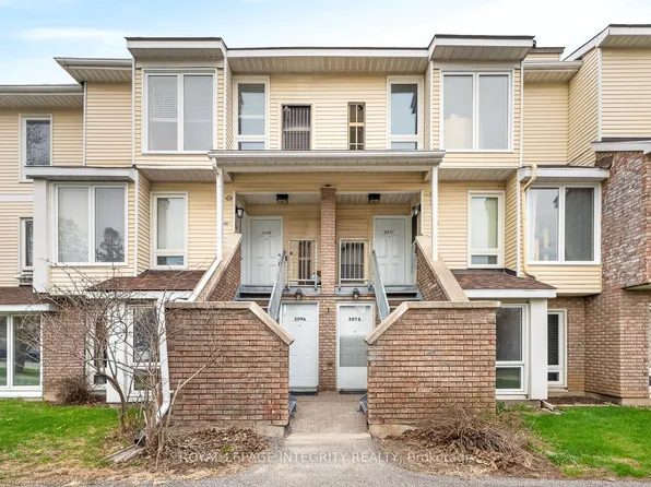 207 Woodfield Dr #A, Ottawa, ON K2G 4P2