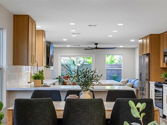 2nd image of 3694 Famiglia Dr