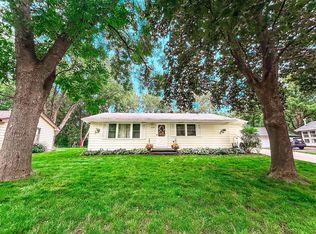 2689 Mayer Ln N, Maplewood, MN 55119
