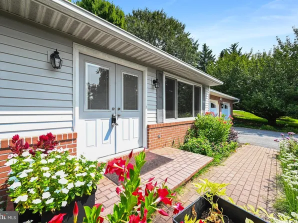 122 Elaine Ave, Westminster, MD 21157