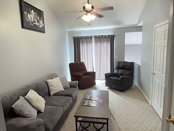 4th image of 1456 Bradley Dr #4B-2Ba