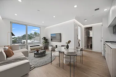 184 Eagle Street, #7D