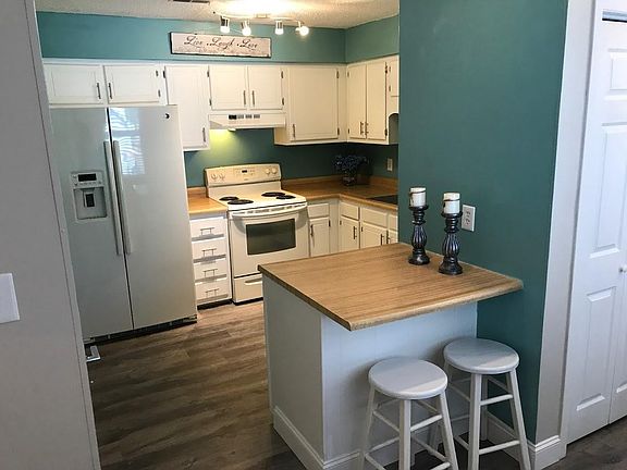 4th image of 7513 Chatham Cir
