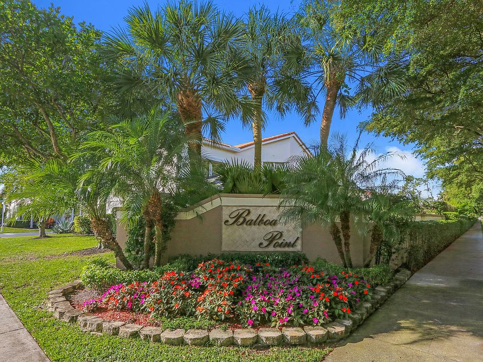 Landscaped Community Entrance