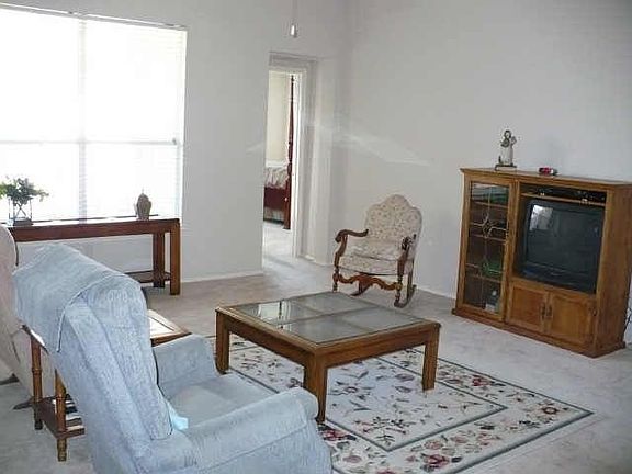 3rd image of 3008 Avery Ln