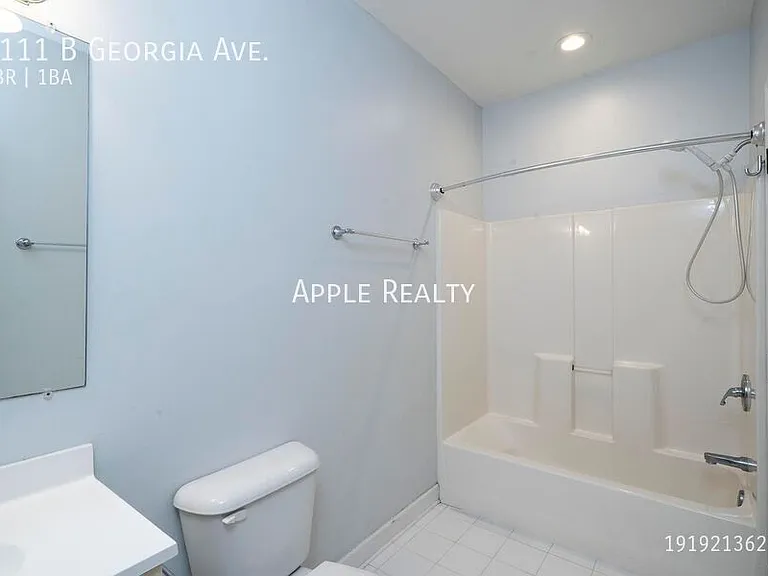1111B Georgia Ave — Photo 9
