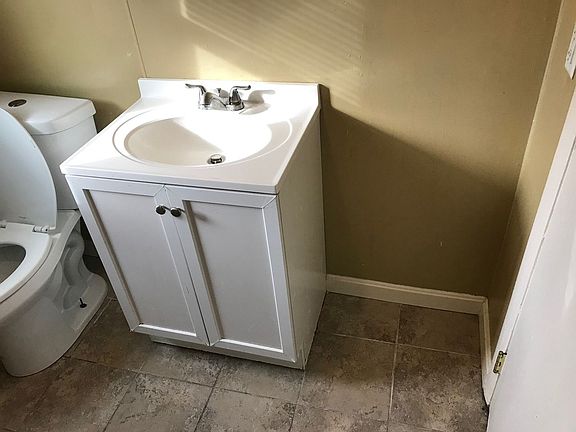 4th image of 39 America St APT 3